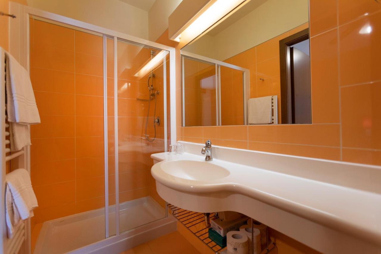 Hotel Ideal Limone sul Garda Exterior photo